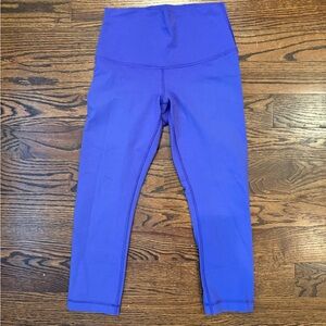 Lululemon wunder under purple crops. Size 6. Bright fun color!